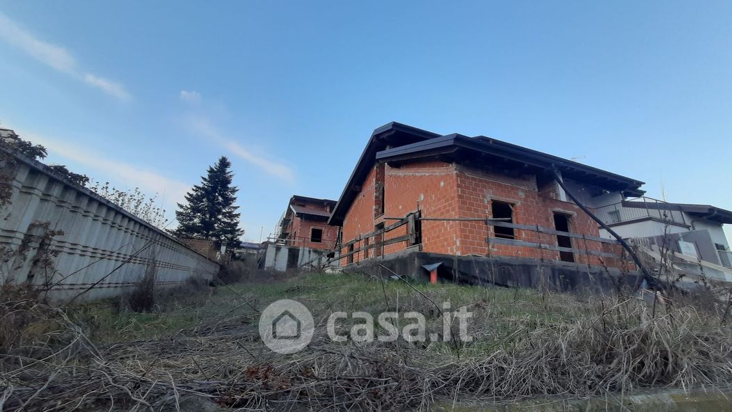 Casa Bi/Trifamiliare in Vendita in Strada LAVERDINA a Asti