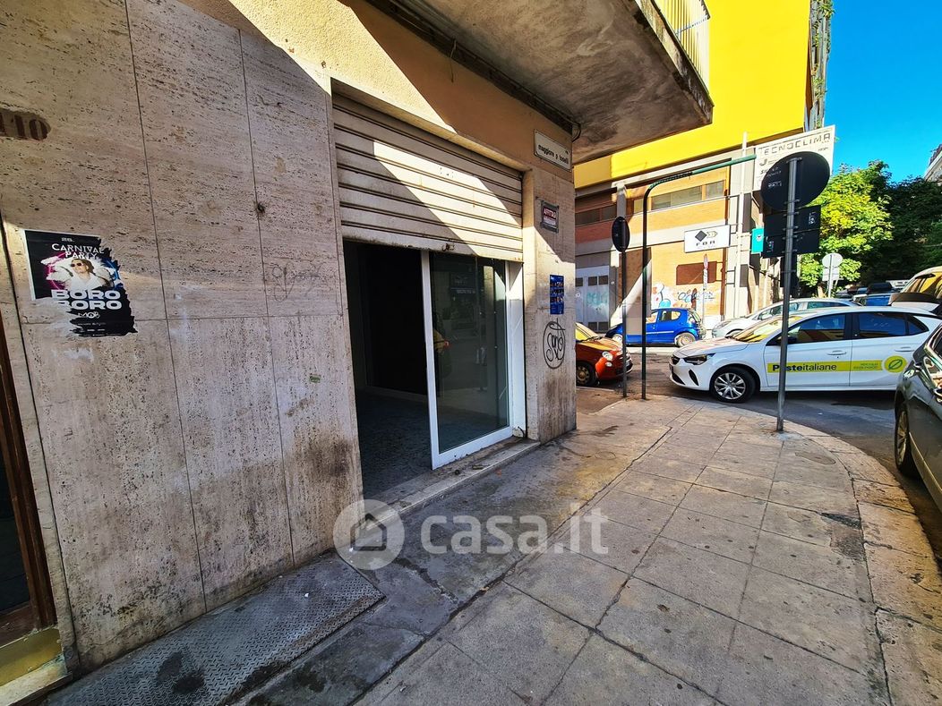 Negozio/Locale commerciale in Affitto in Via Maggiore Pietro Toselli a Palermo