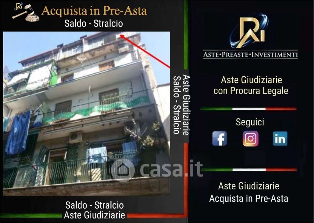 Appartamento in Vendita in Via Giambattista Vela a Napoli
