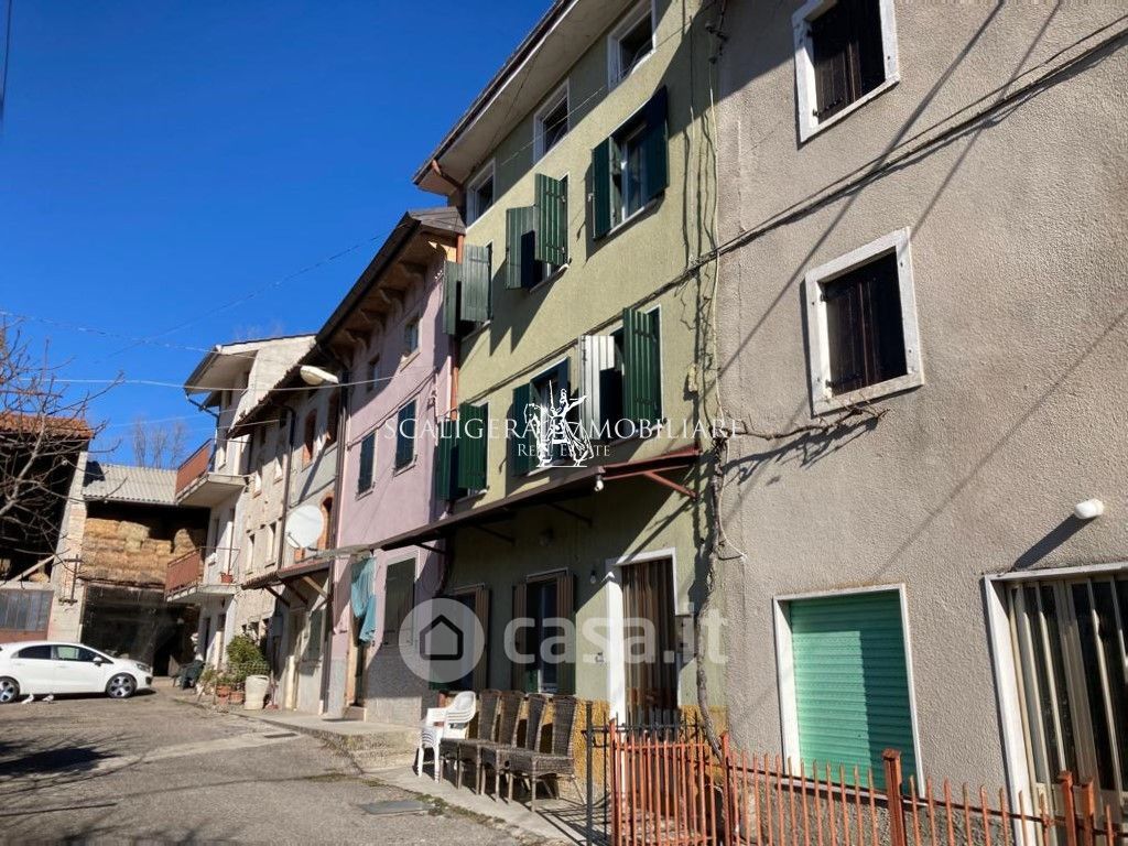 Rustico/Casale in Vendita in Via Cracchi a Vestenanova