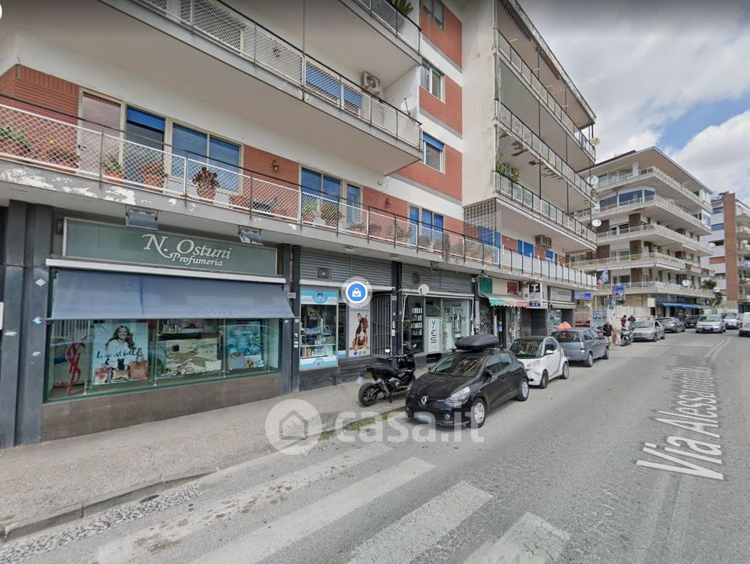 Negozio/Locale commerciale in Vendita in Via Manzoni a Napoli