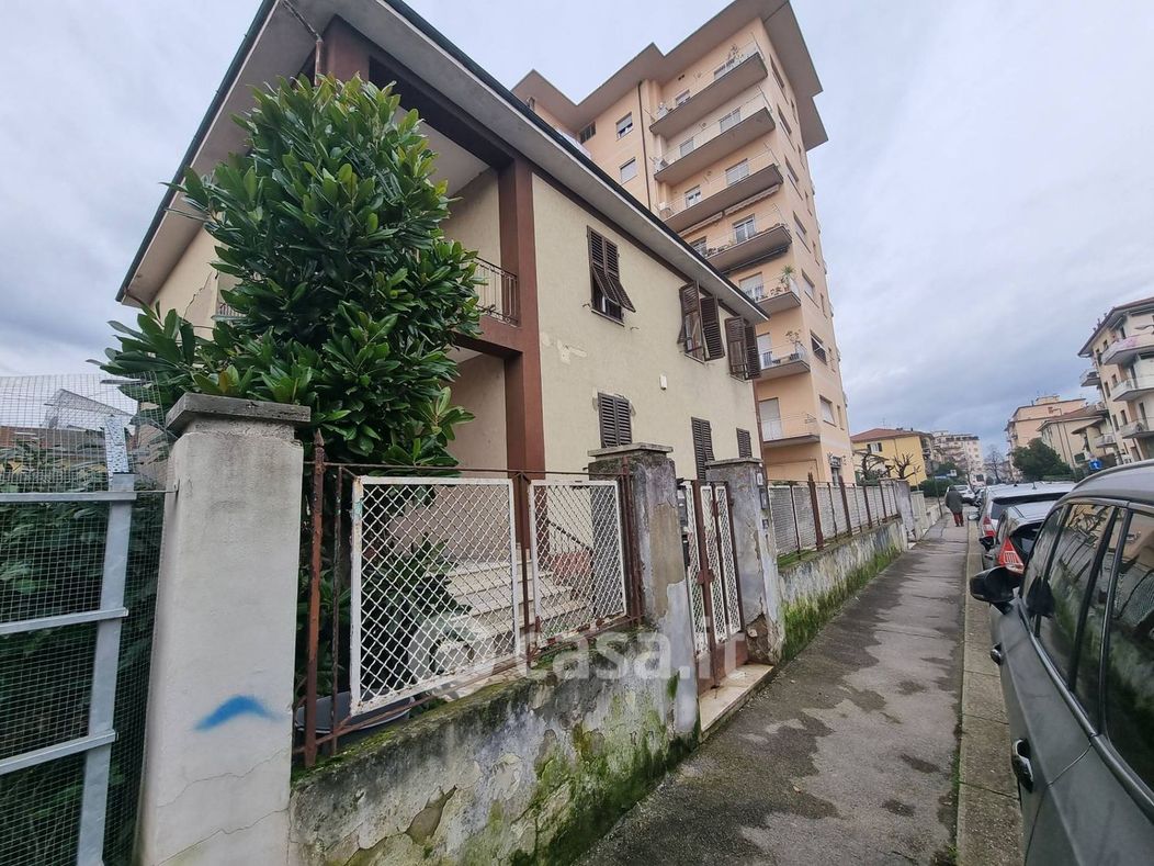 Casa Bi/Trifamiliare in Vendita in Via Trieste a San Giovanni Valdarno