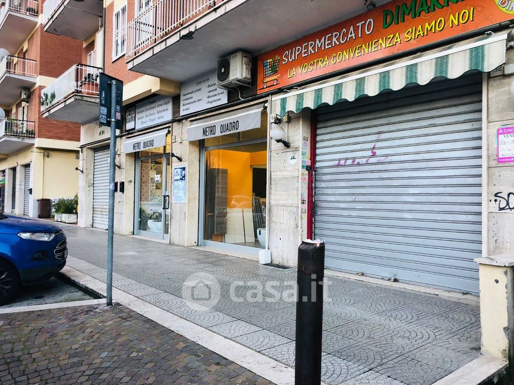Negozio/Locale commerciale in Vendita in Viale Dante Alighieri a Pomezia