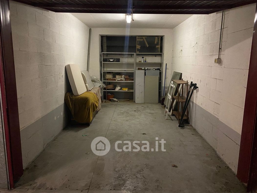 Garage/Posto auto in Vendita in Via Luoghi Santi a Genova