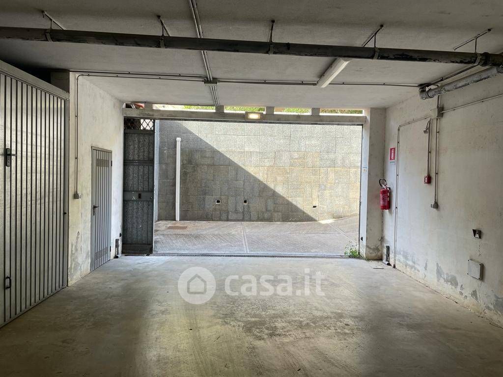 Garage/Posto auto in Vendita in Via E. de Fabris 40 a Olbia