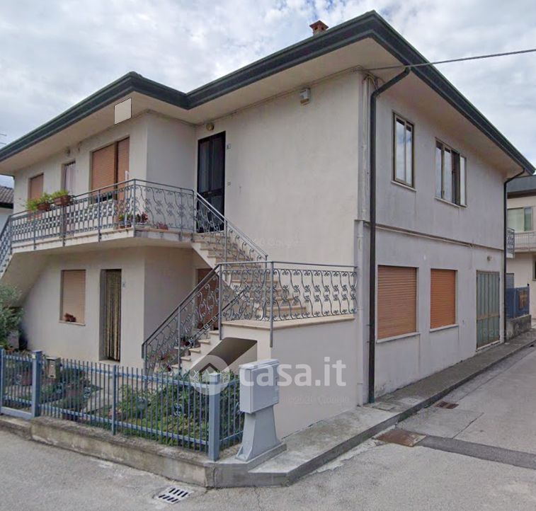 Appartamento in Vendita in Via Carlo Pisacane 2 a Cavarzere
