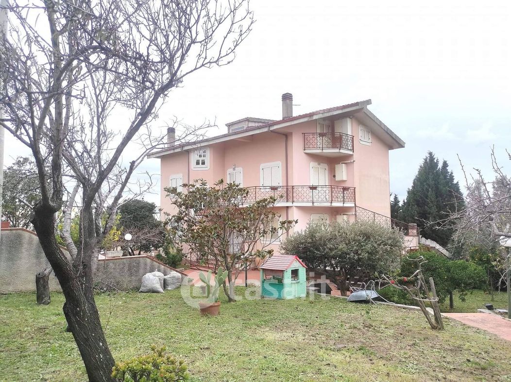 Villa in Vendita in Via Michele Torcia a Catanzaro