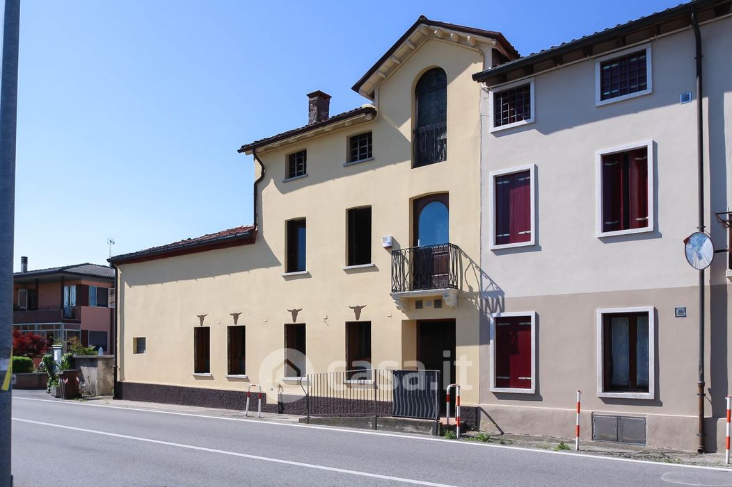 Casa indipendente in Vendita in Via Ponti Alti 16 a Zugliano