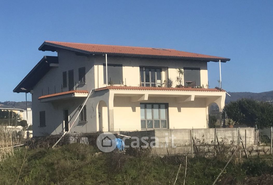Villa in Vendita in Concessa a Reggio Calabria