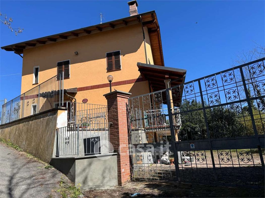 Villa in Vendita in Frazione Casabianca a Asti