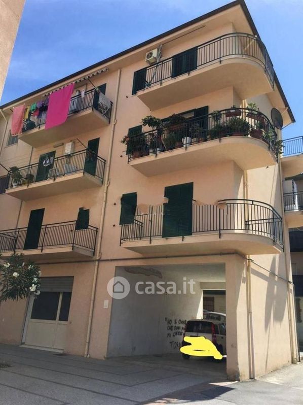 Appartamento in Vendita in Via R. Tornabene a Lascari