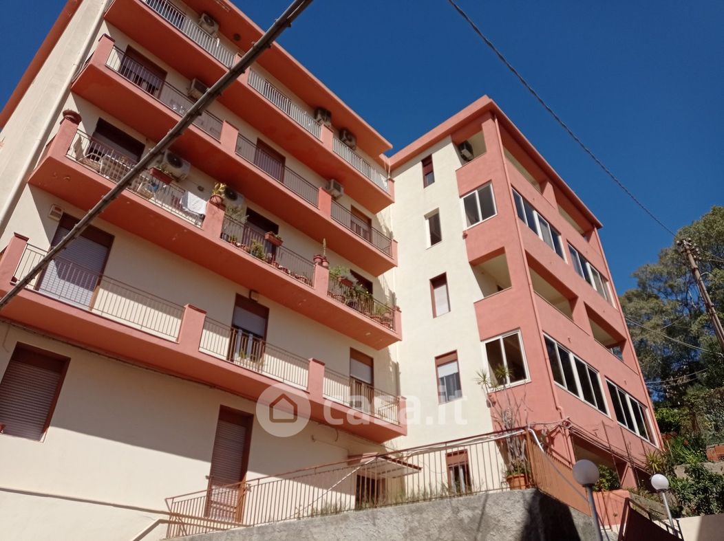Appartamento in Vendita in Salita OGLIASTRI 28 a Messina