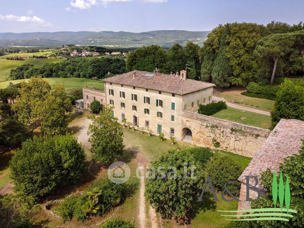 Villa in Vendita in Via Violante di Baviera a Siena