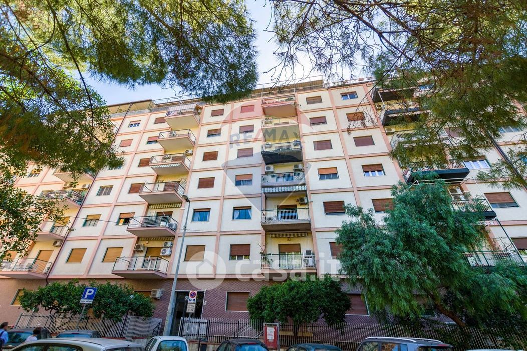 Appartamento in Vendita in Via Luigi Settembrini 14 a Palermo