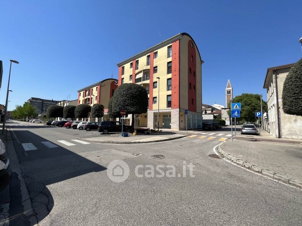 Appartamento in Vendita in Viale Pietro Ceccato 41 a Montecchio Maggiore