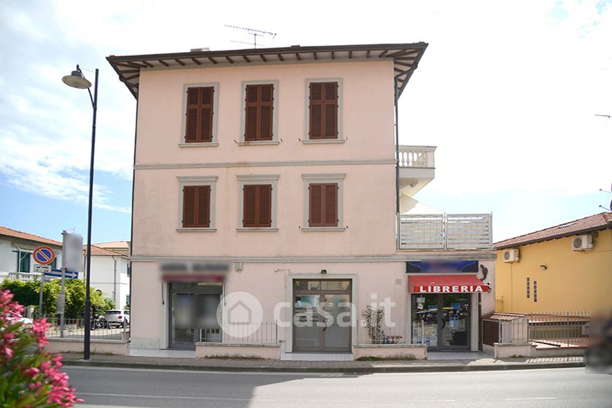 Negozio/Locale commerciale in Vendita in Via Aurelia a Rosignano Marittimo