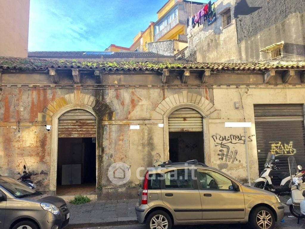 Negozio/Locale commerciale in Affitto in Via Conte di Torino 92 a Catania