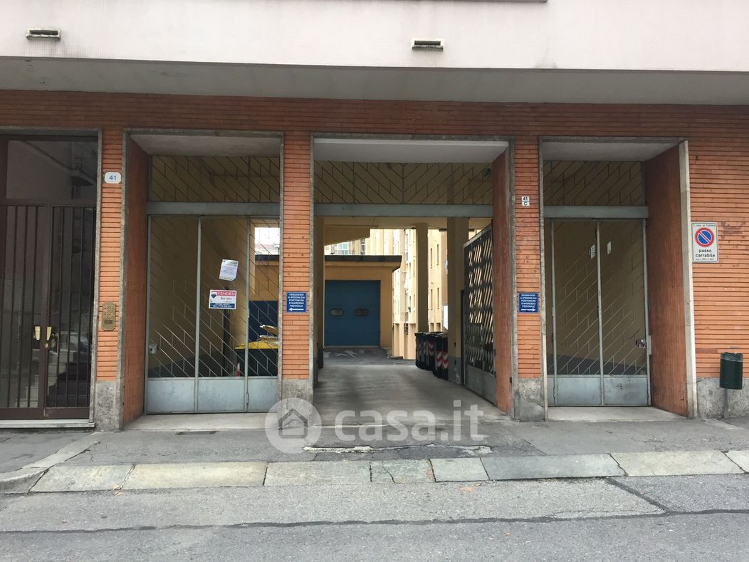 Garage/Posto auto in Vendita in Via Tofane 41 a Torino