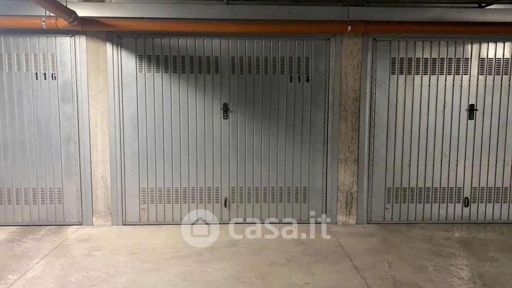 Garage/Posto auto in Vendita in Via pordenone 40 a Milano