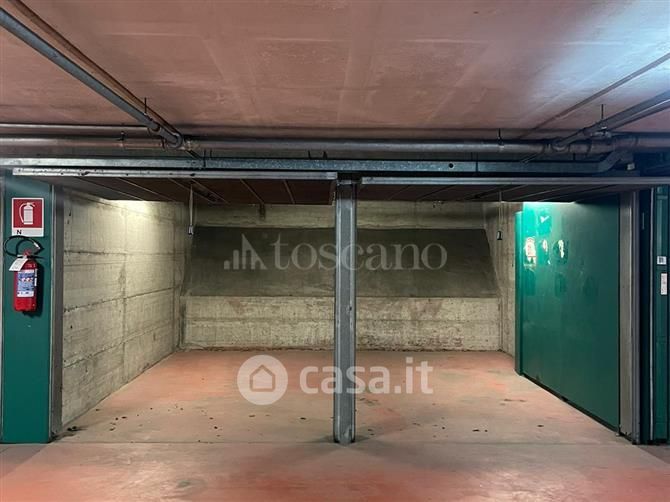 Garage/Posto auto in Vendita in Via Numa Pompilio a Milano