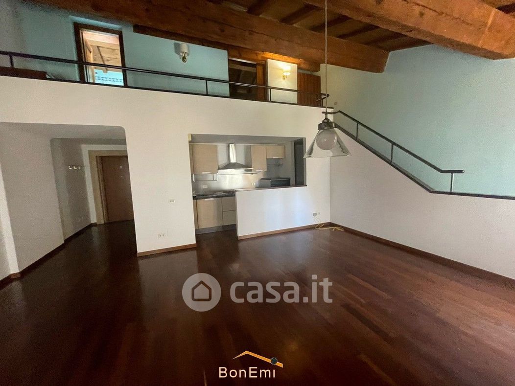 Appartamento in Affitto in Via Scrimiari a Verona