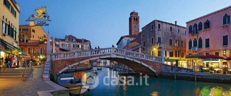 Palazzo in Vendita in Ponte della Libertà a Venezia