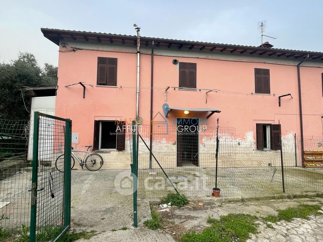 Casa Bi/Trifamiliare in Vendita in Via dei Corsi 9 a Carrara