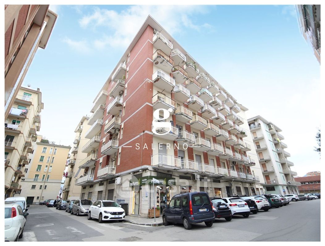 Appartamento in Vendita in Via Luigi Settembrini 24 a Salerno