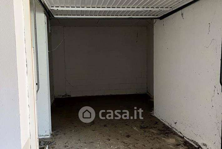 Garage/Posto auto in Vendita in Via Giuseppe Verdi 26 a Besana in Brianza