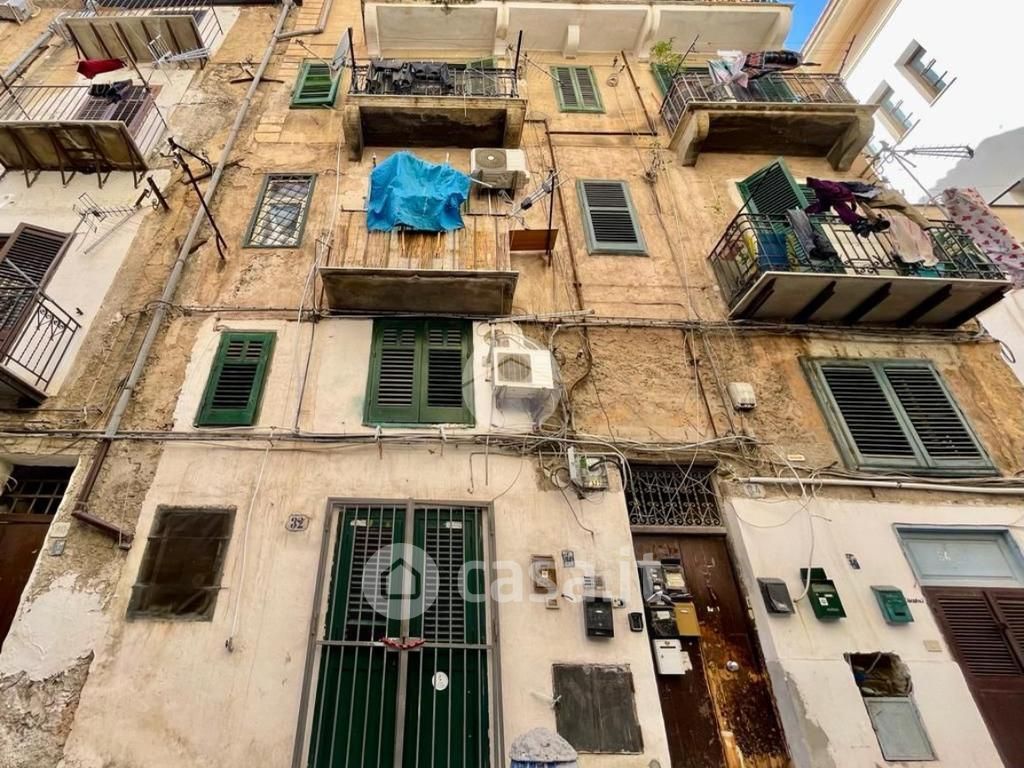 Appartamento in Vendita in Via Parrocchia dei Tartari 32 a Palermo