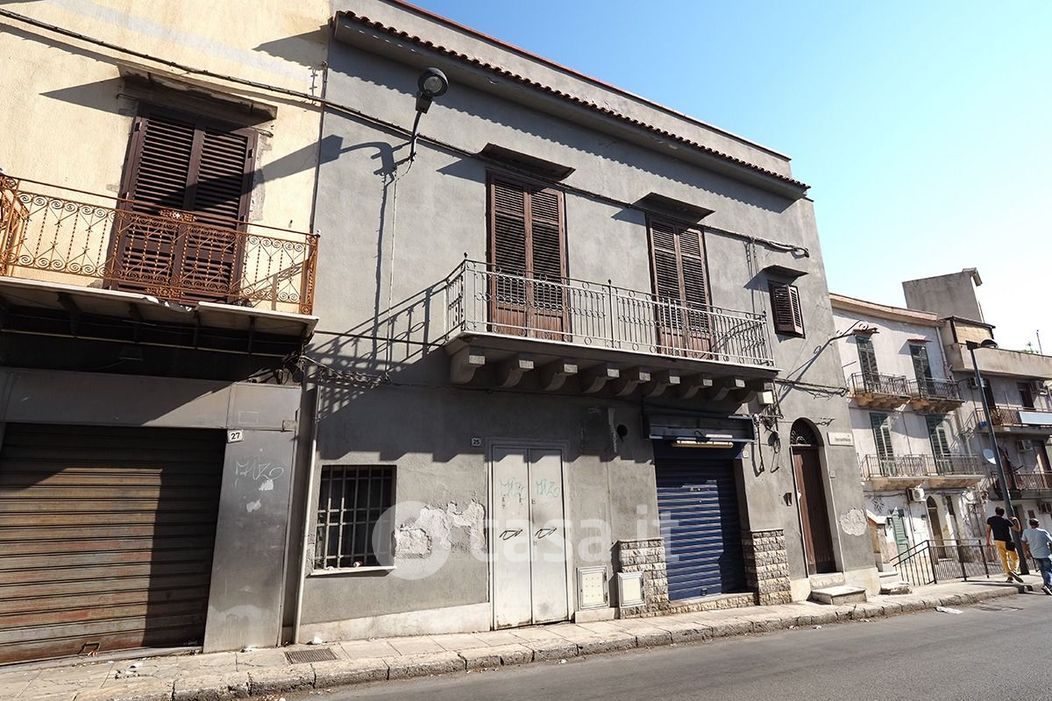 Casa indipendente in Vendita in Via Boccadifalco 21 a Palermo