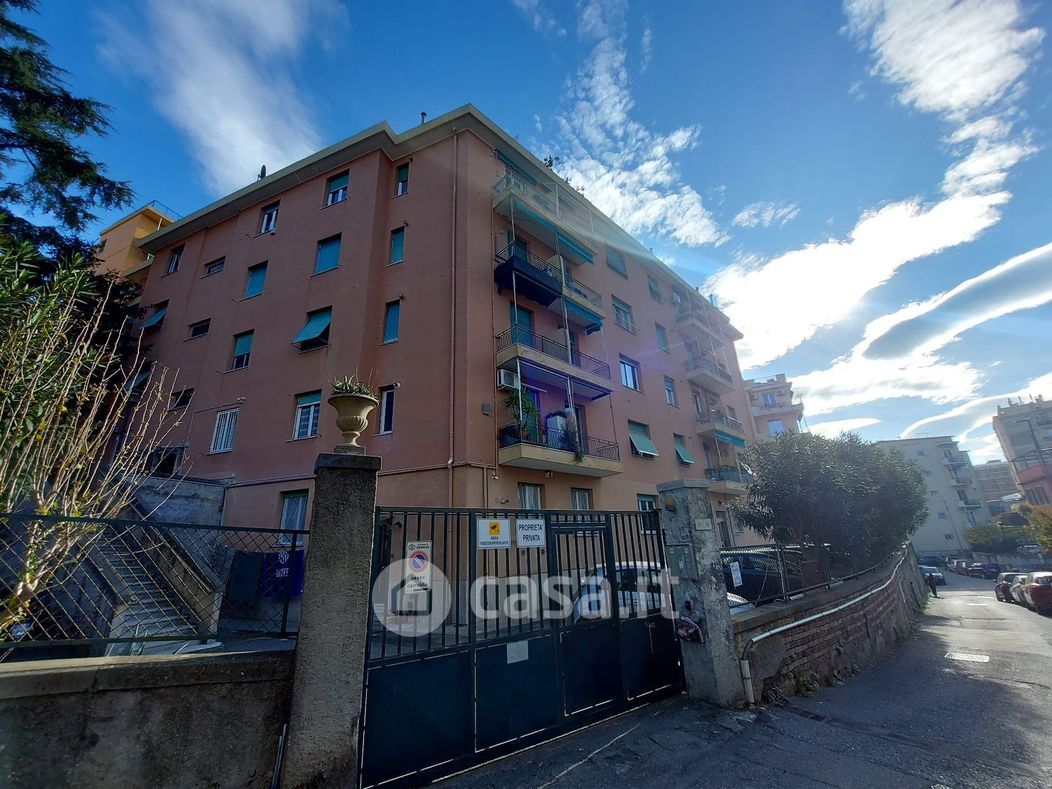 Appartamento in Vendita in Via Stefano Castagnola 30 a Genova