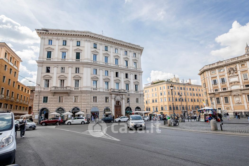 Appartamento in Vendita in Piazza di Santa Maria Maggiore a Roma