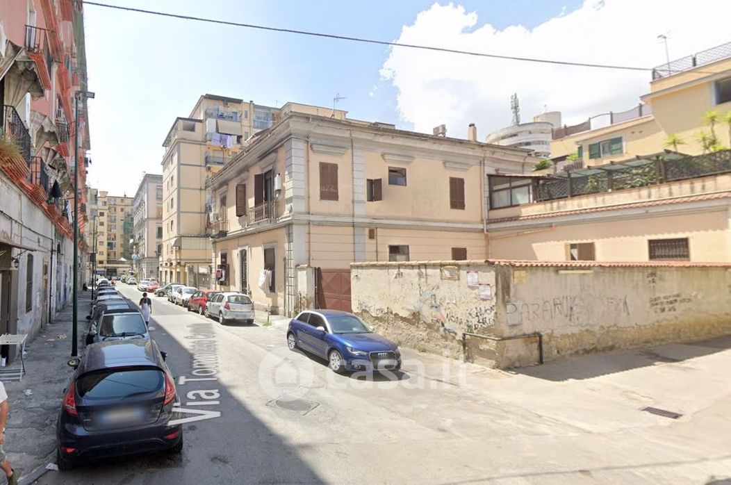 Appartamento in Vendita in Via Tommaso Cornelio a Napoli