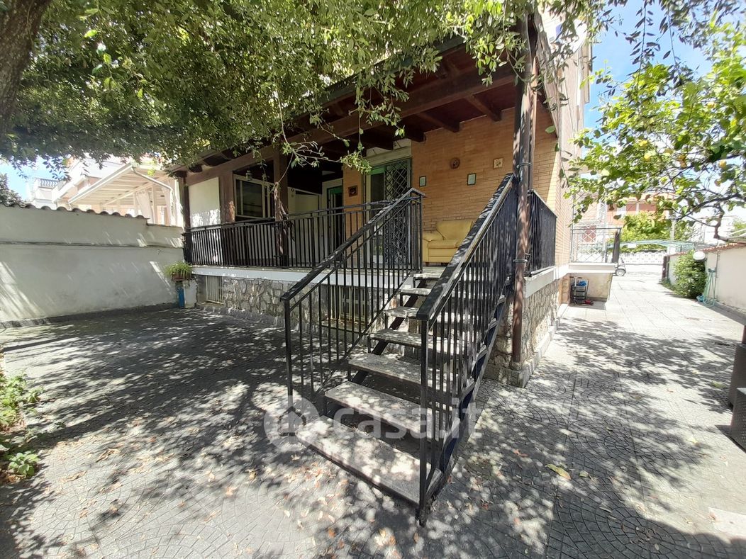 Casa Bi/Trifamiliare in Vendita in Via Anacapri 47 a Terracina