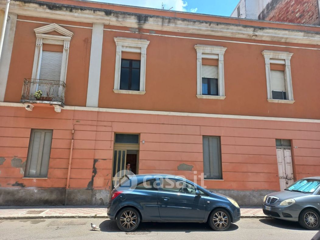 Palazzo in Vendita in Via ADIGE 5 a Cagliari