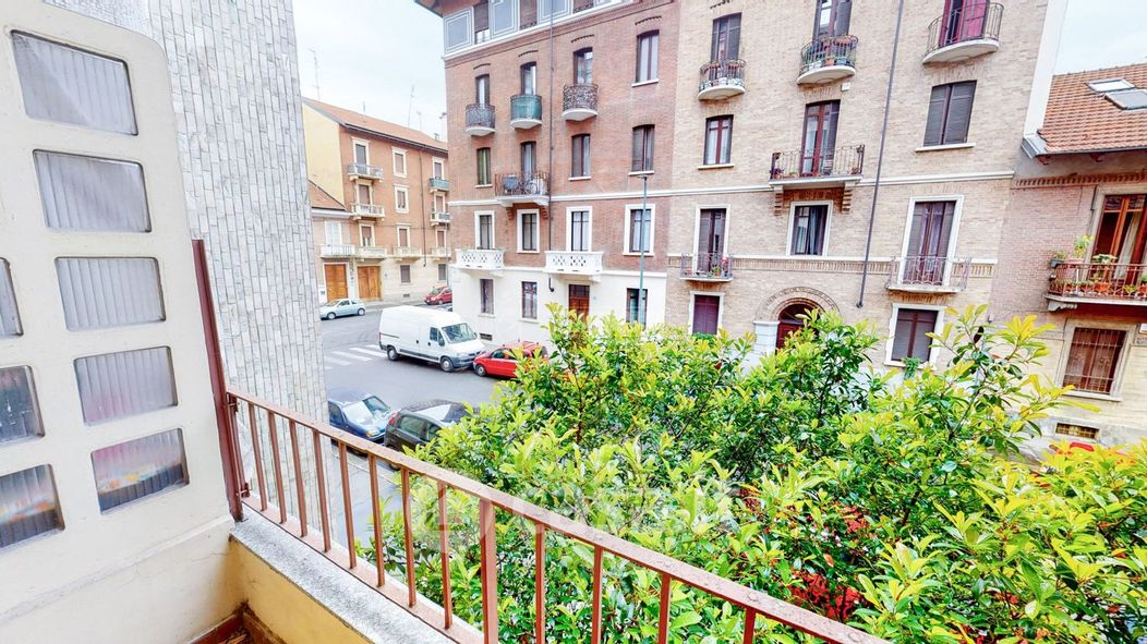 Appartamento in Vendita in Via Carlo Castelnuovo delle Lanze 15 a Torino