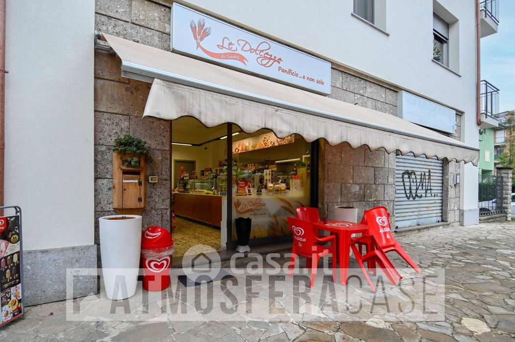 Negozio/Locale commerciale in Vendita in Via C. Terni 35 a Treviglio