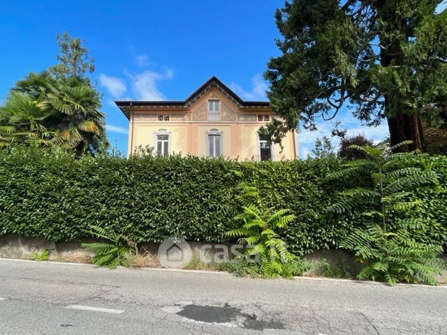 Villa in Vendita in Via Montello 8 a Varese