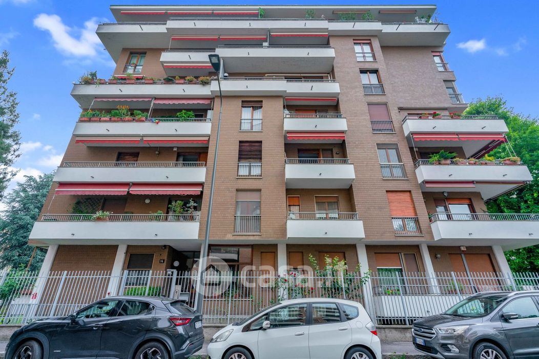 Appartamento in Vendita in Via Attilio Cassoni 14 a Milano