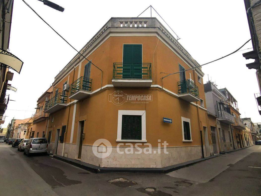 Casa indipendente in Vendita in Via Genova a Bari