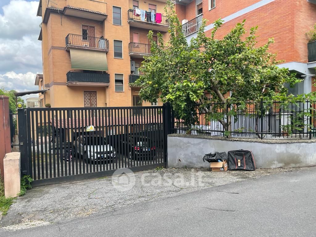 Garage/Posto auto in Vendita in Via Taddeo Crivelli 50 a Roma