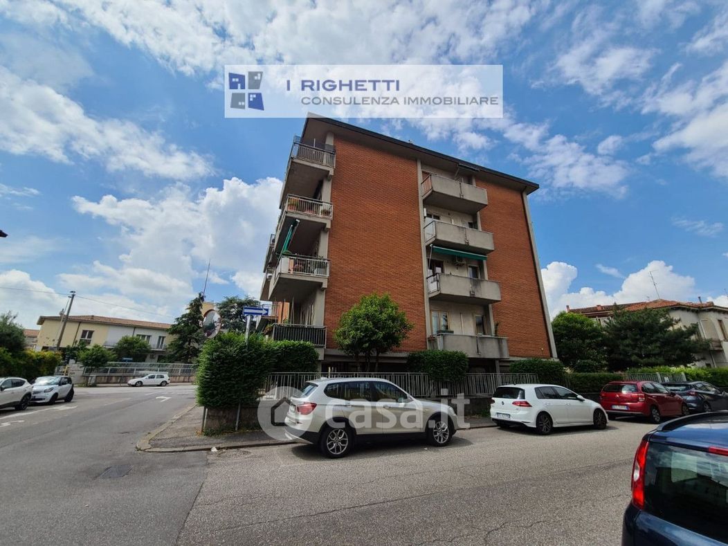 Appartamento in Vendita in Via Aquileia a Verona