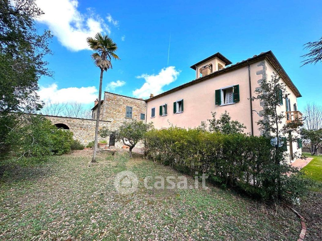 Villa in Vendita in a Montecatini Val di Cecina