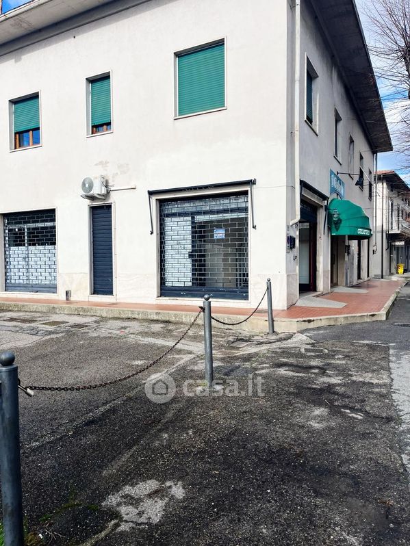 Negozio/Locale commerciale in Affitto in Via Firenze 74 a Prato