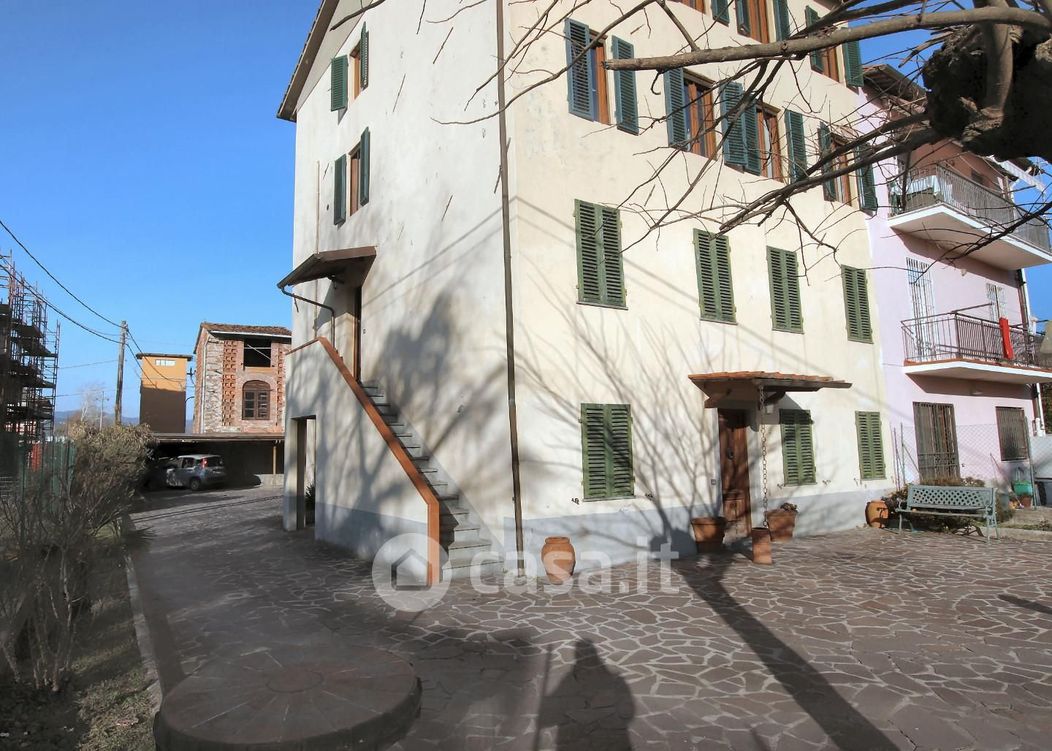 Appartamento in Vendita in Via dei Pellegrini a Lucca