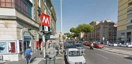 Negozio/Locale commerciale in Vendita in Via Ilia a Roma