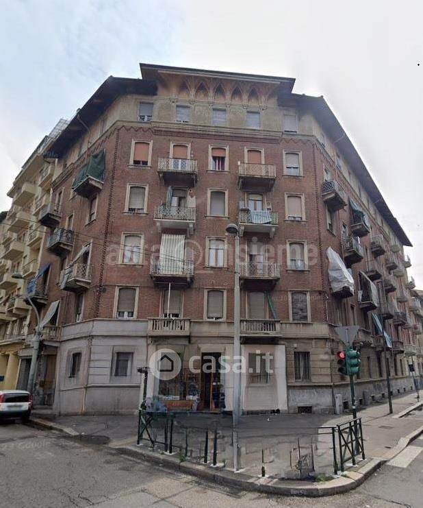 Appartamento in Vendita in Corso Giulio Cesare 136 a Torino