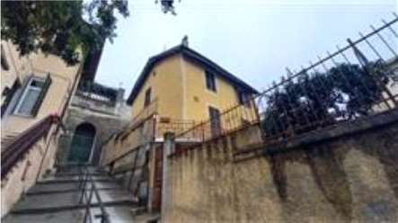 Casa indipendente in Vendita in Salita Aquileia 8 a Savona