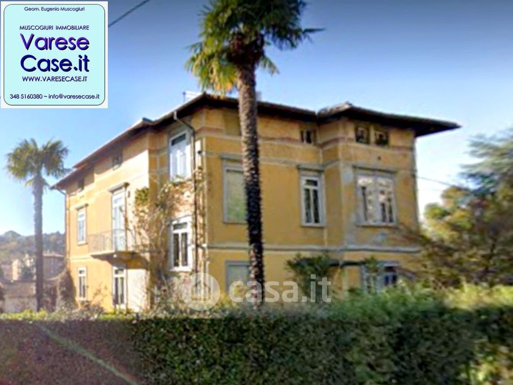 Villa in Vendita in Via del Sarto Andrea 15 a Varese